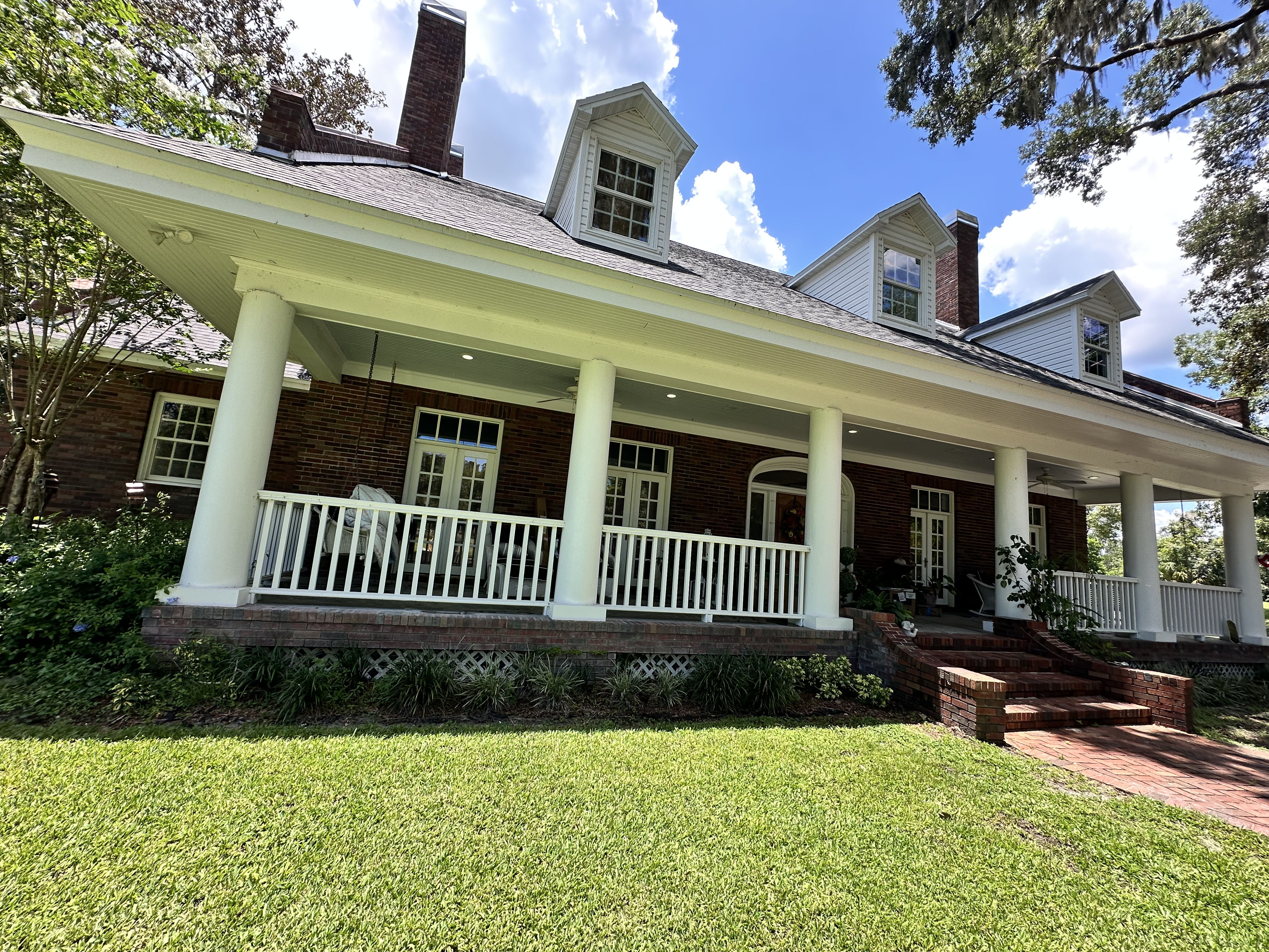 Clean Windows and a Polished Exterior Make a Big Difference image