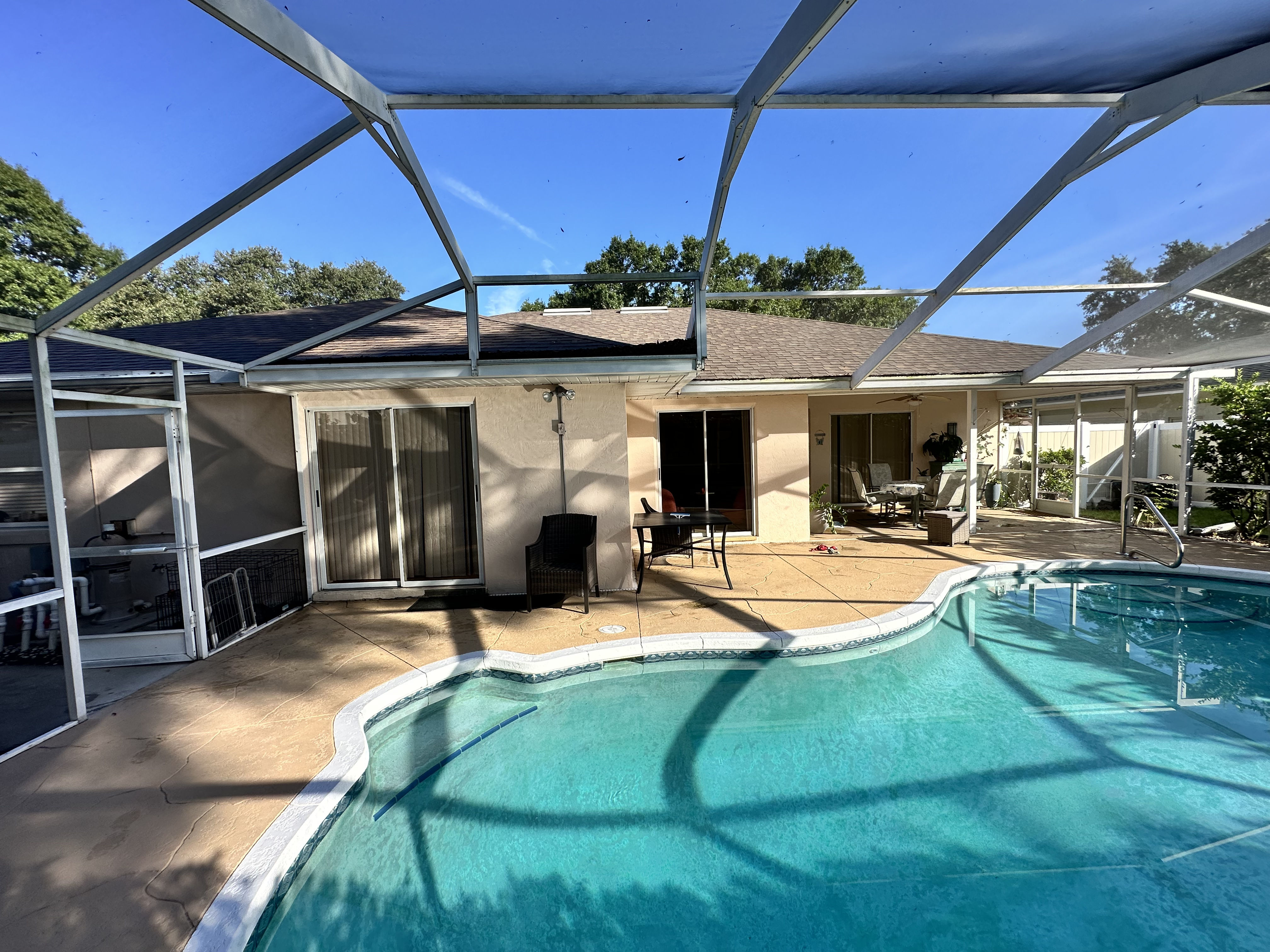 Pool Screen Enclosure Cleaning Done Right in Lakeland image