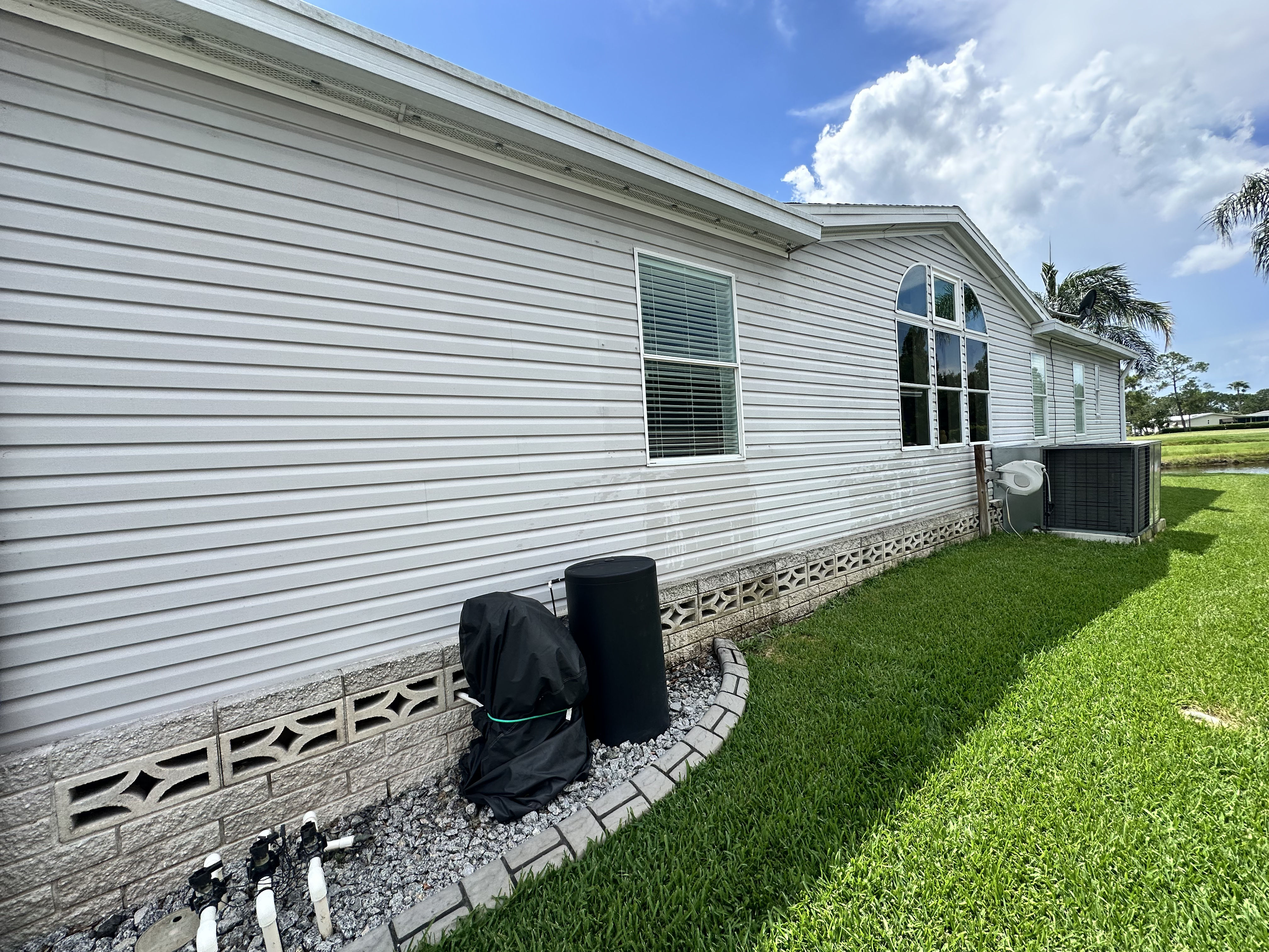 Exterior Window Cleaning That Makes a Real Difference image
