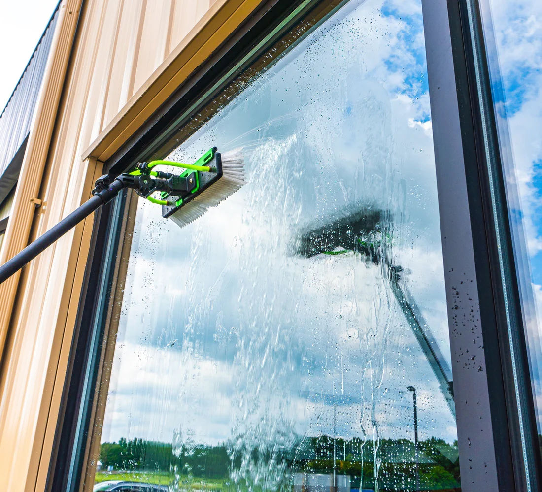 Lakeland Window Cleaning Shines Bright in Winterhaven image