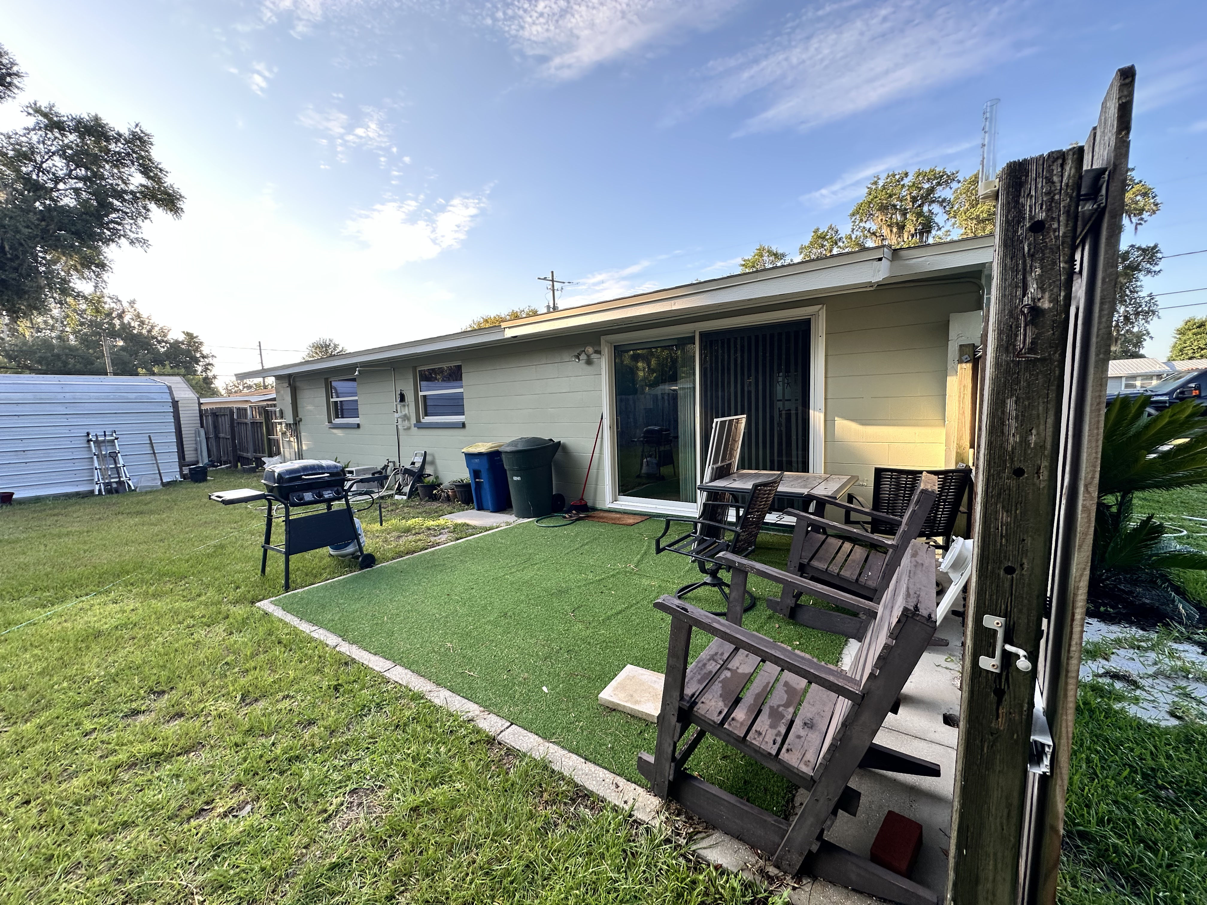 Exterior Window Cleaning Done Right in Lakeland image