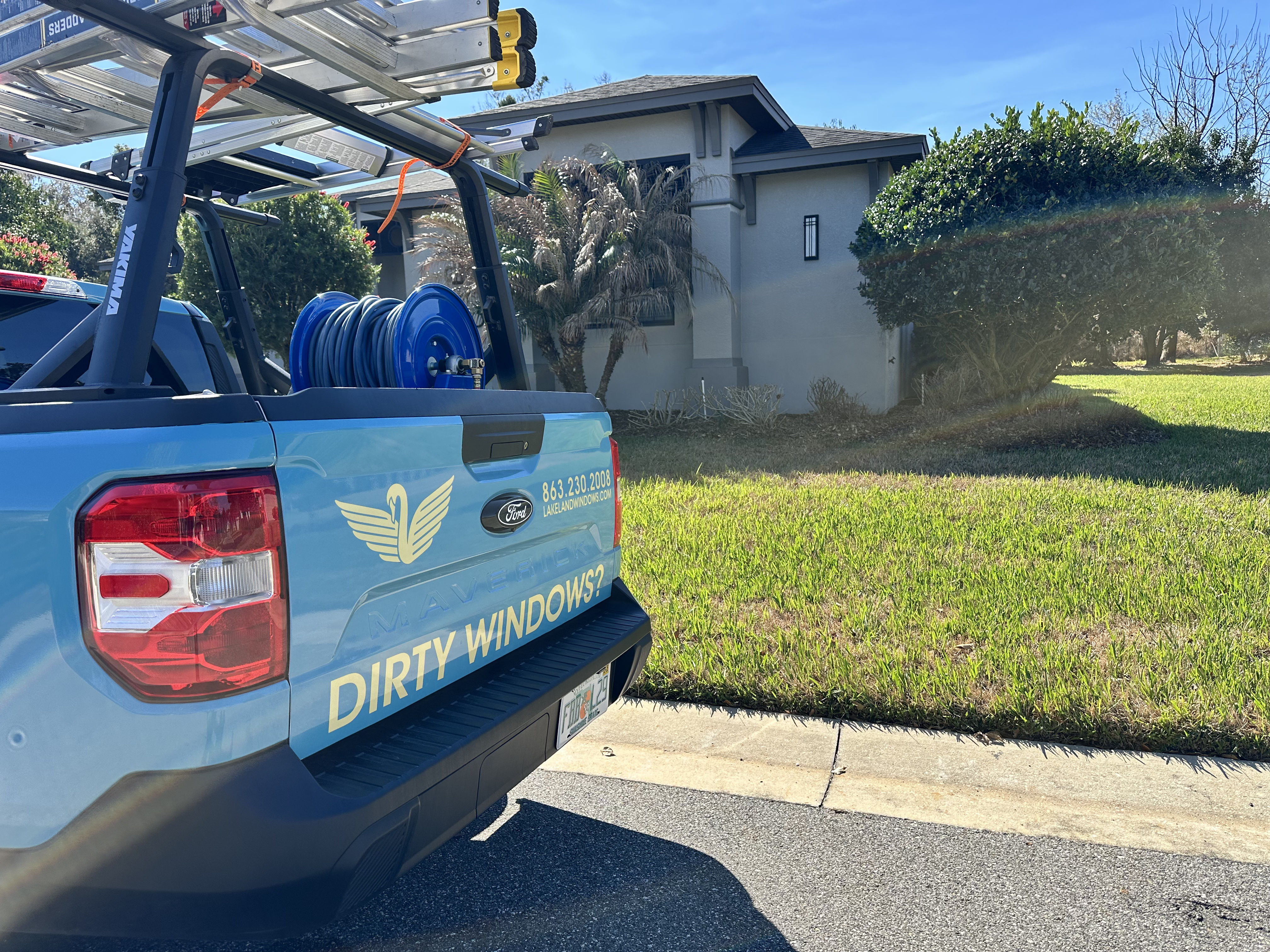 Windows Gleaming at Delphi Blvd image