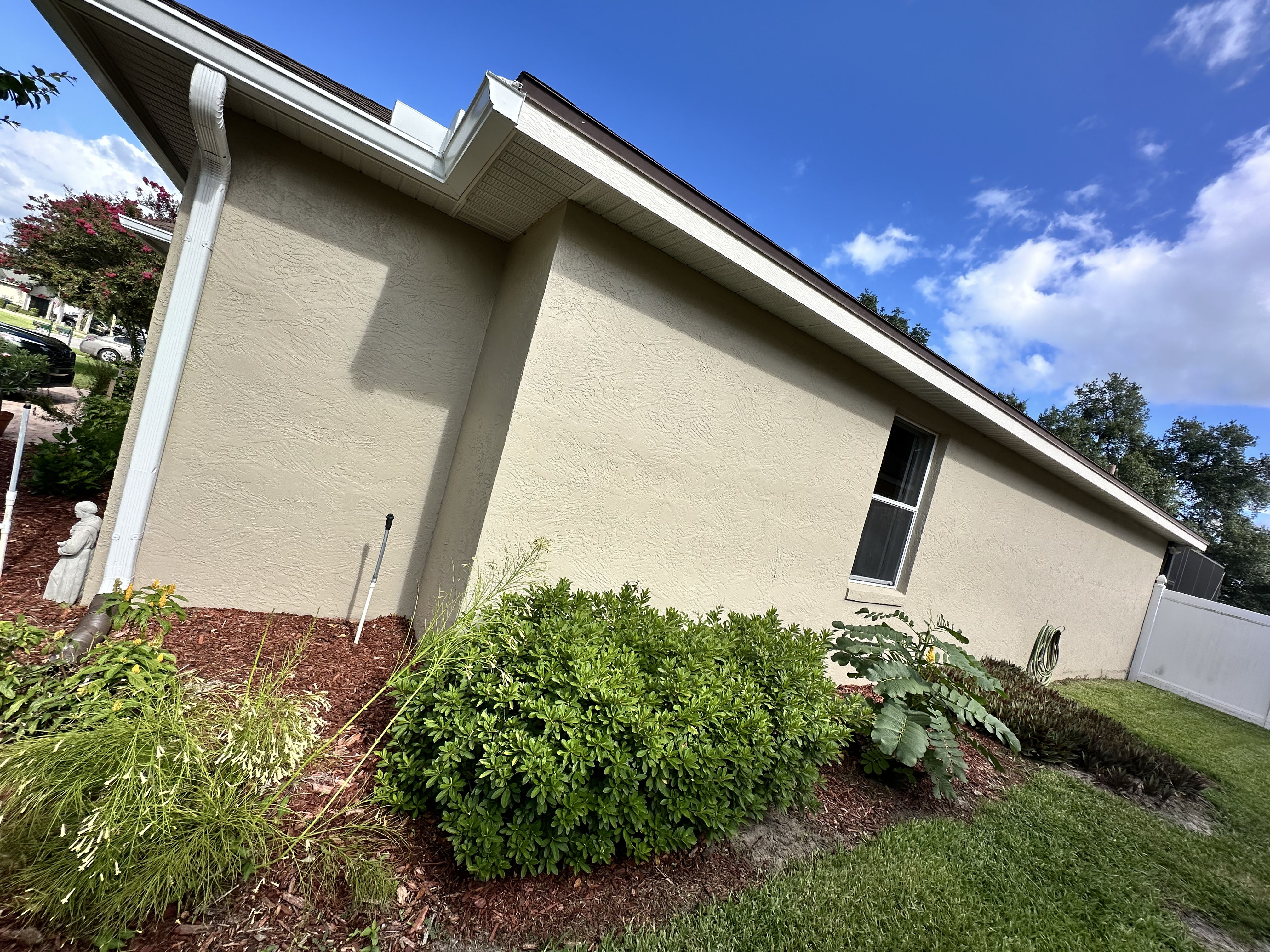 Exterior Window Cleaning Done Right in Lakeland image