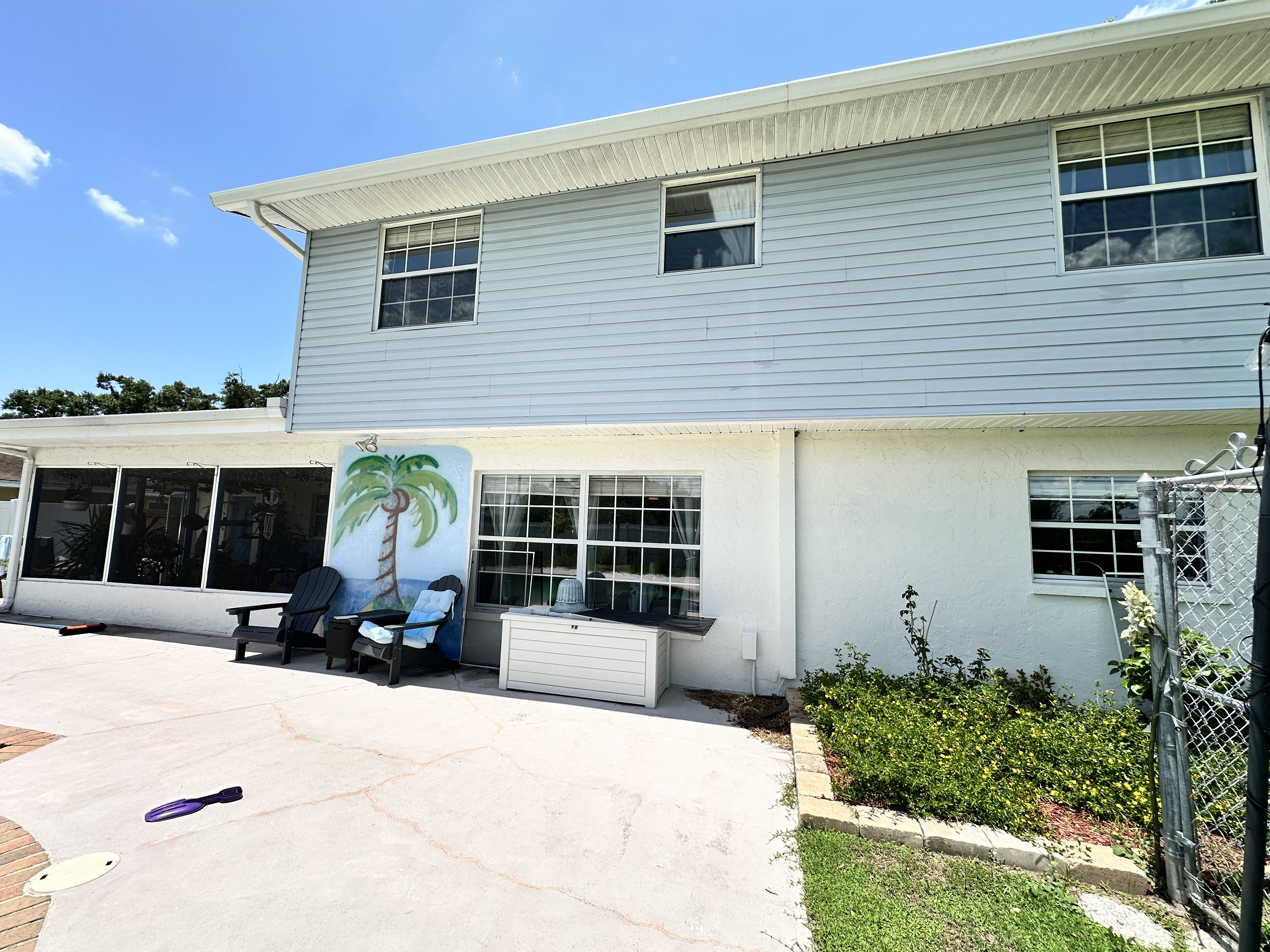 Exterior Window Cleaning That Makes Your Home Look Sharp image