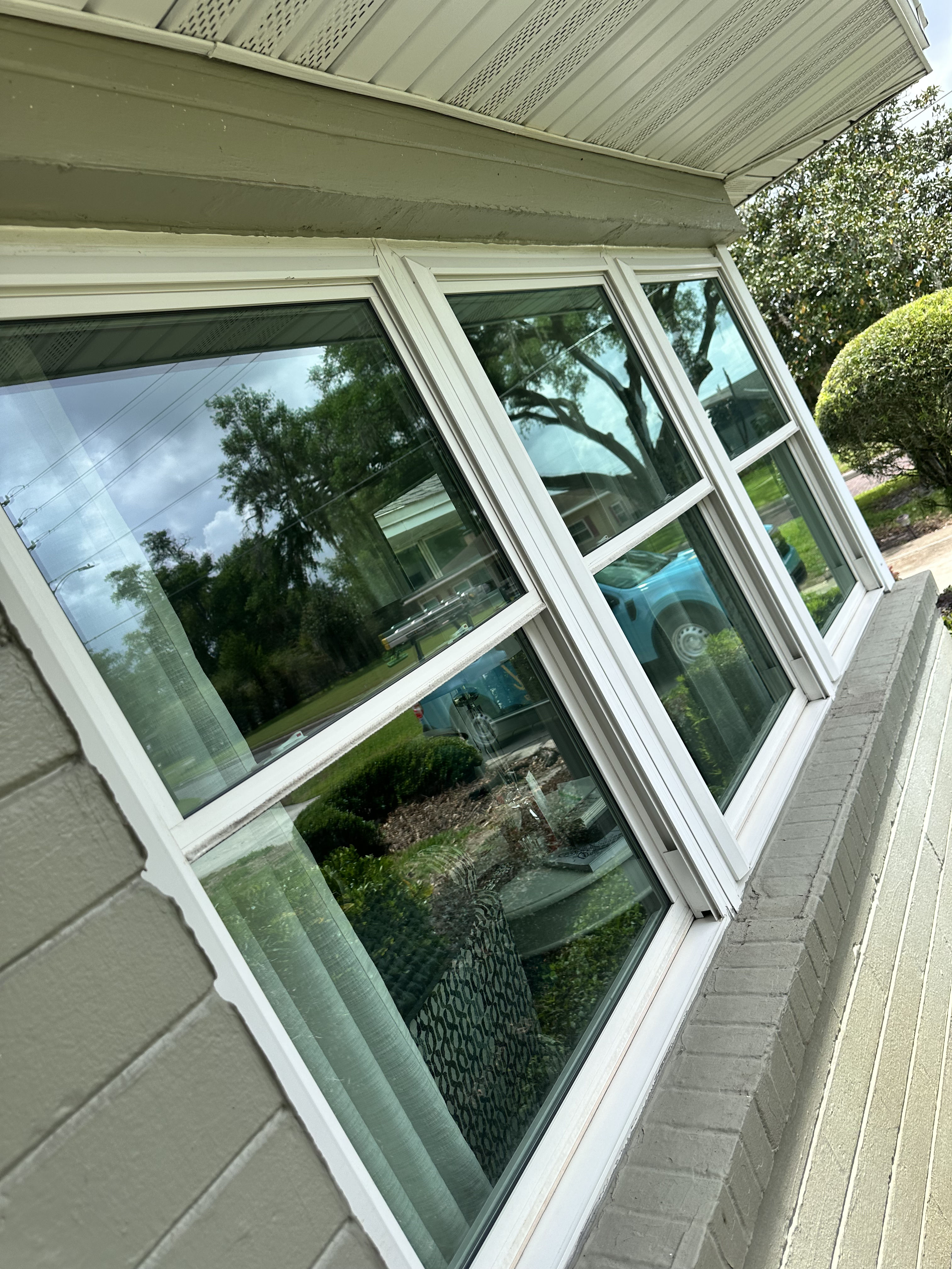 Crystal Clear Windows for a Lakeland Home image