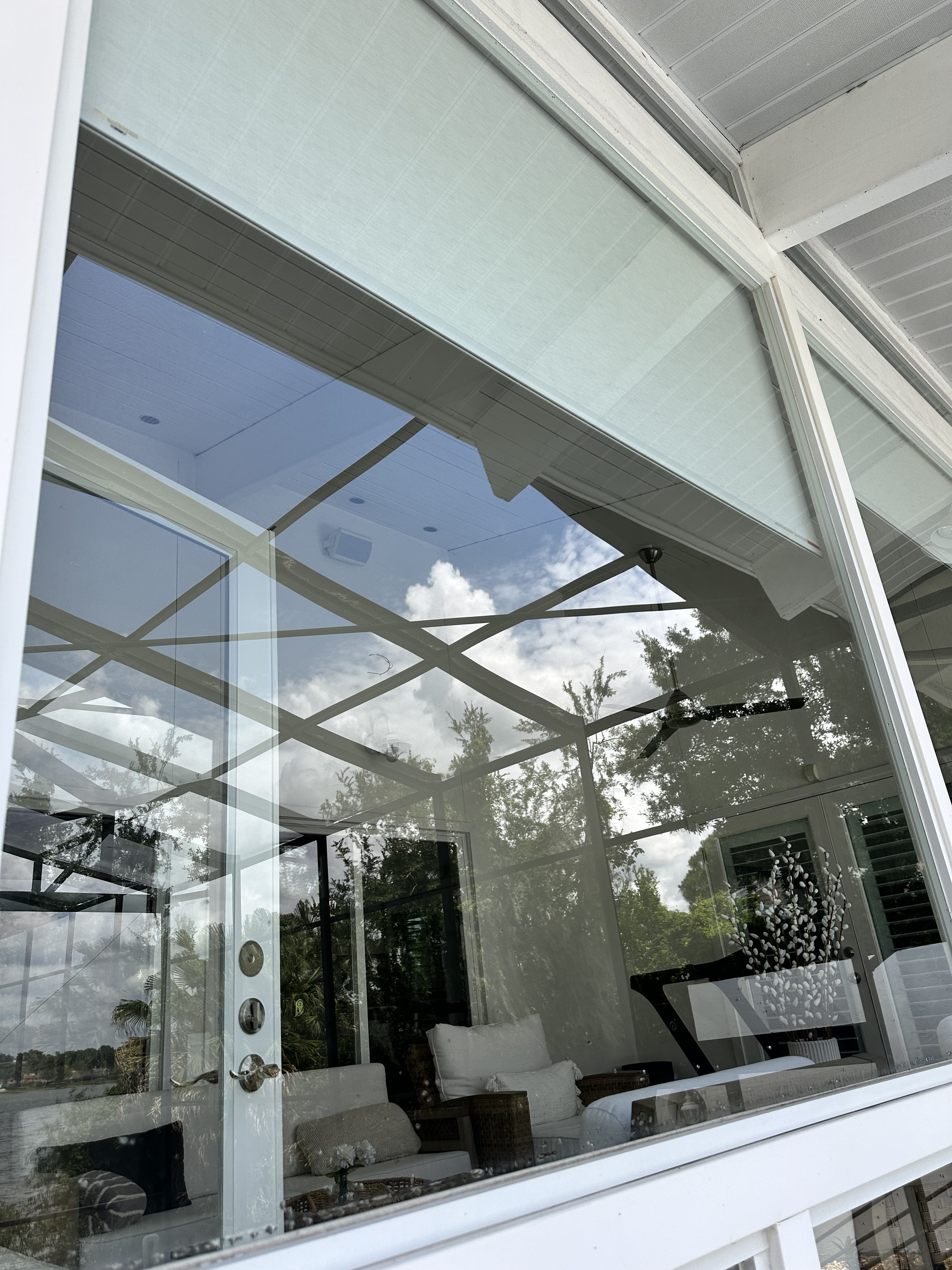 Gallery photos for Streak-Free Exterior Window Cleaning on a Waterfront Home: Image #1