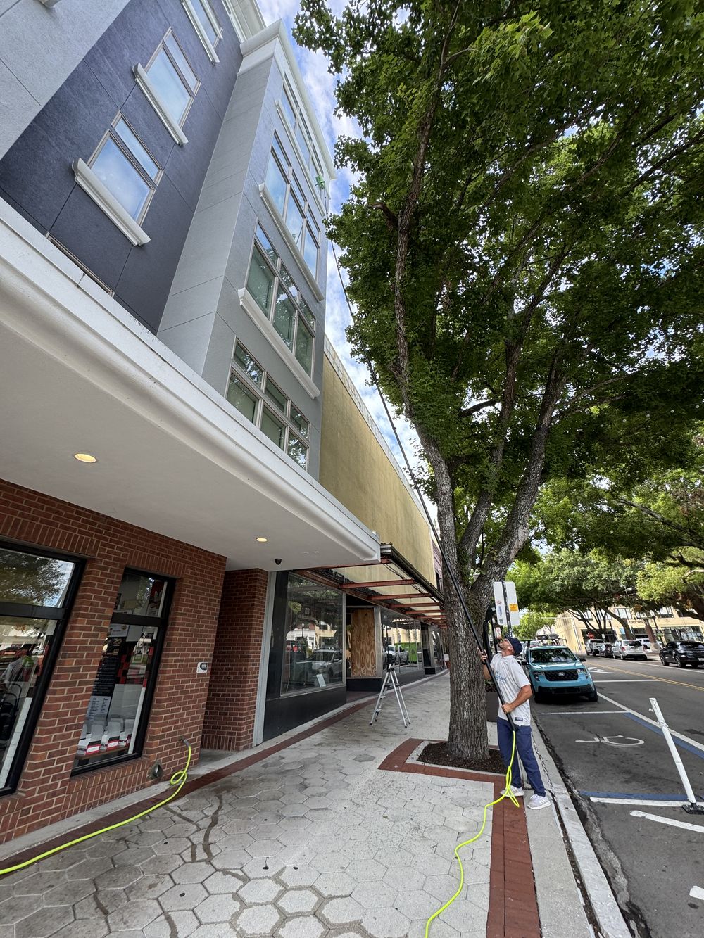 Gallery photos for Full Exterior Window Cleaning on a Downtown Lakeland Apartment Complex: Image #1