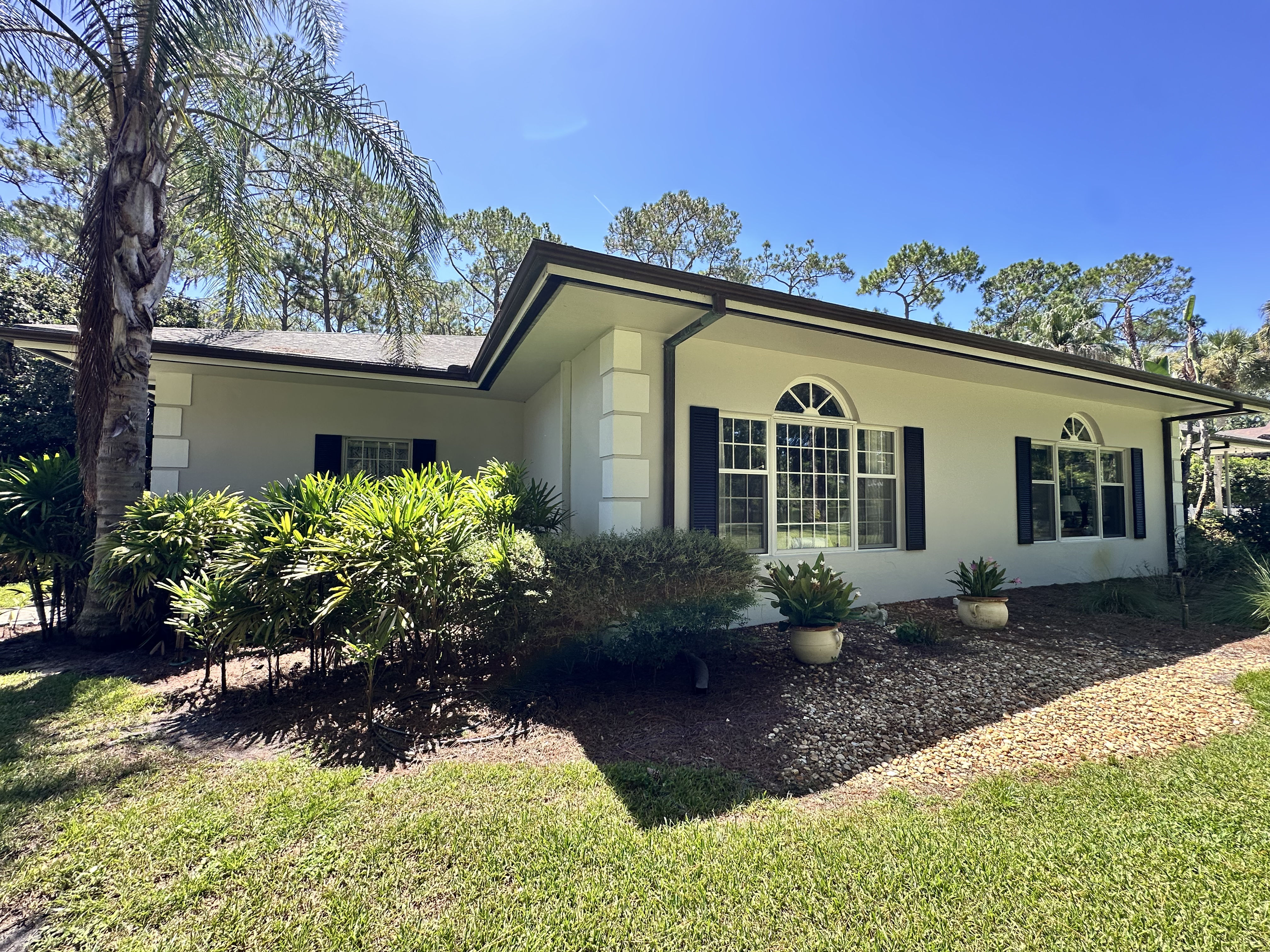 Clean Windows Make the Whole House Look Better in Lakeland image