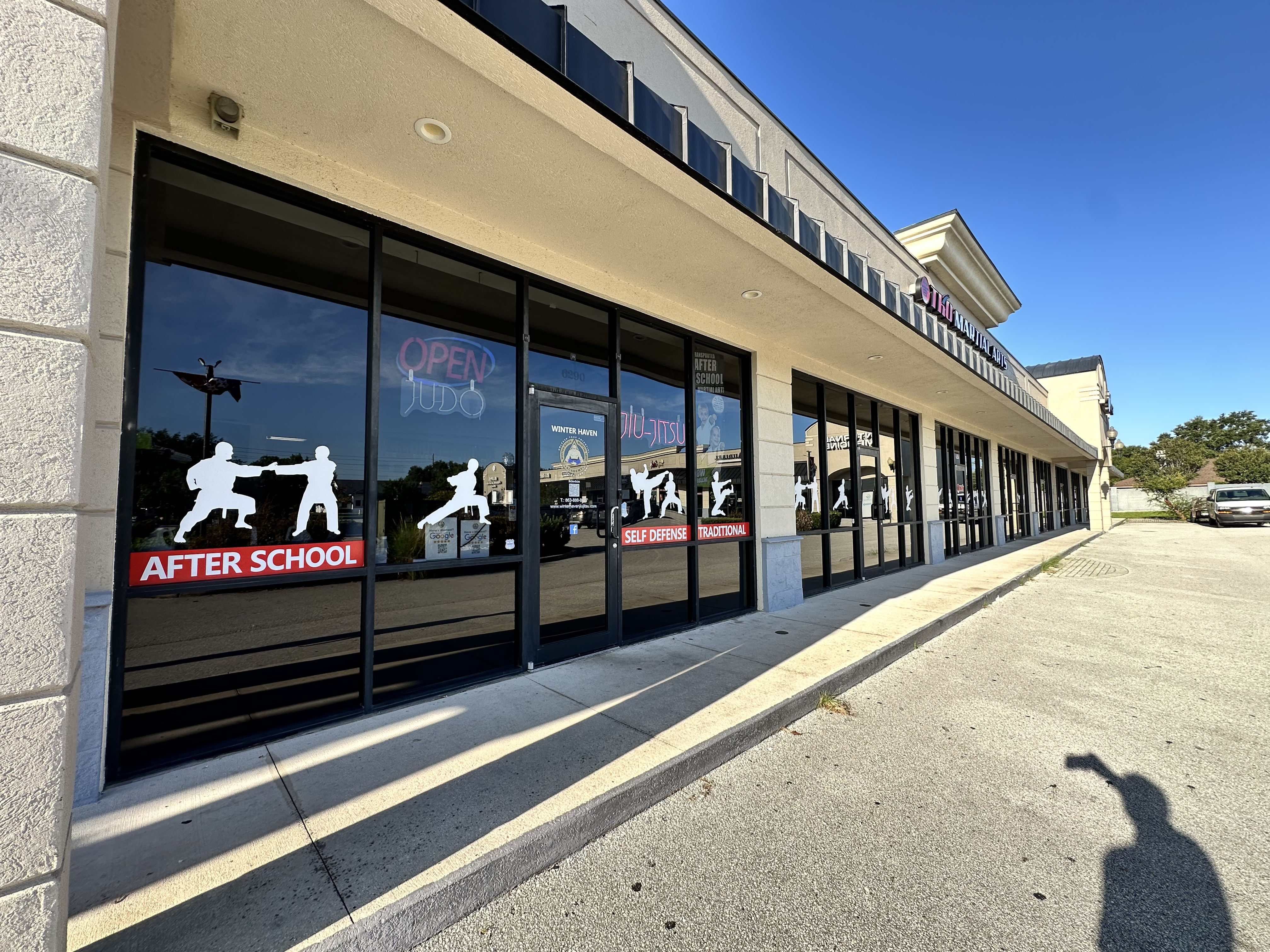 Clean Storefront Windows Make the Right First Impression image