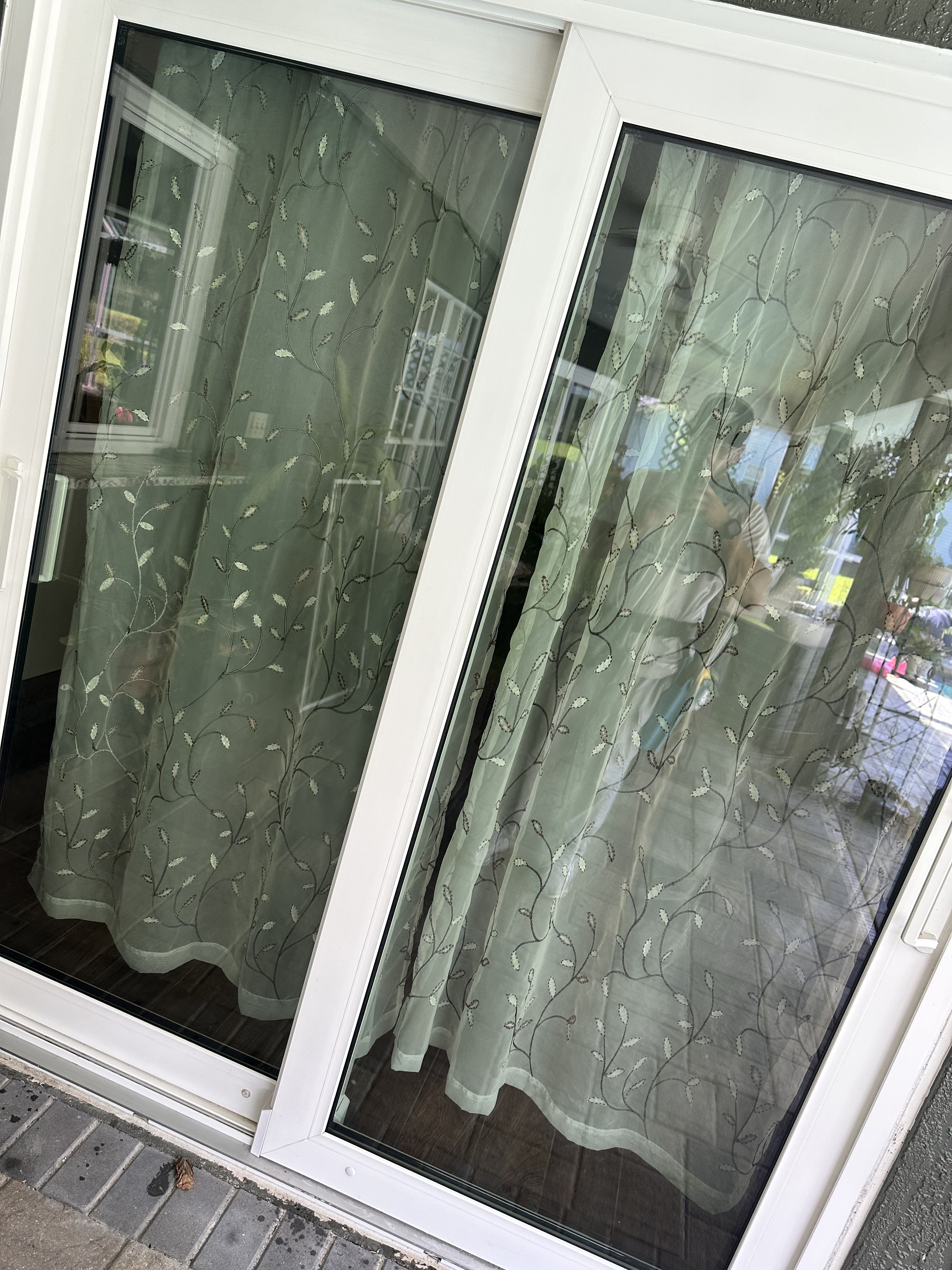 Gallery photos for Clean Windows and Glass Doors Make Your Home Feel Different: Image #3