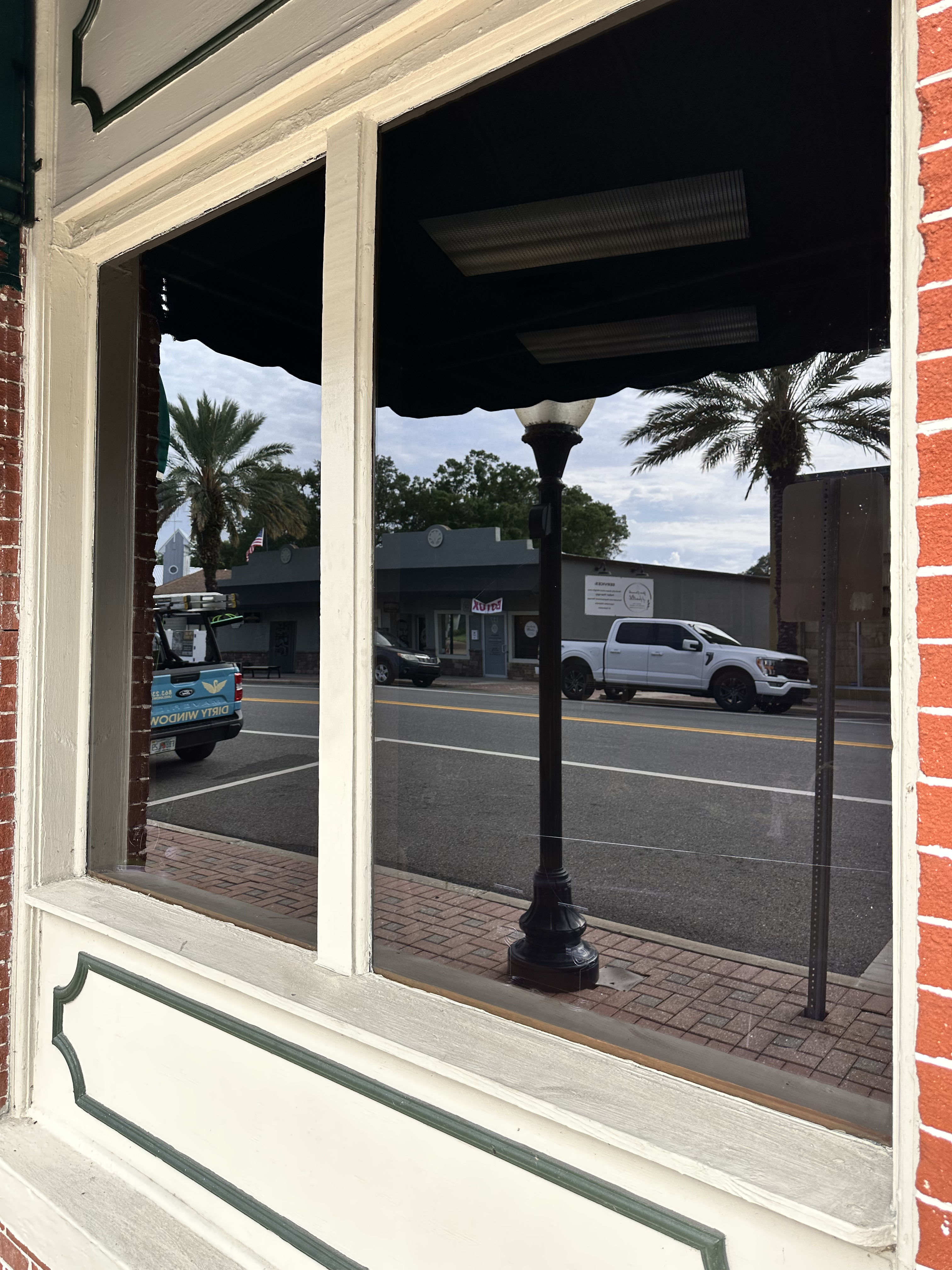Clean Storefront Windows That Actually Make a First Impression image