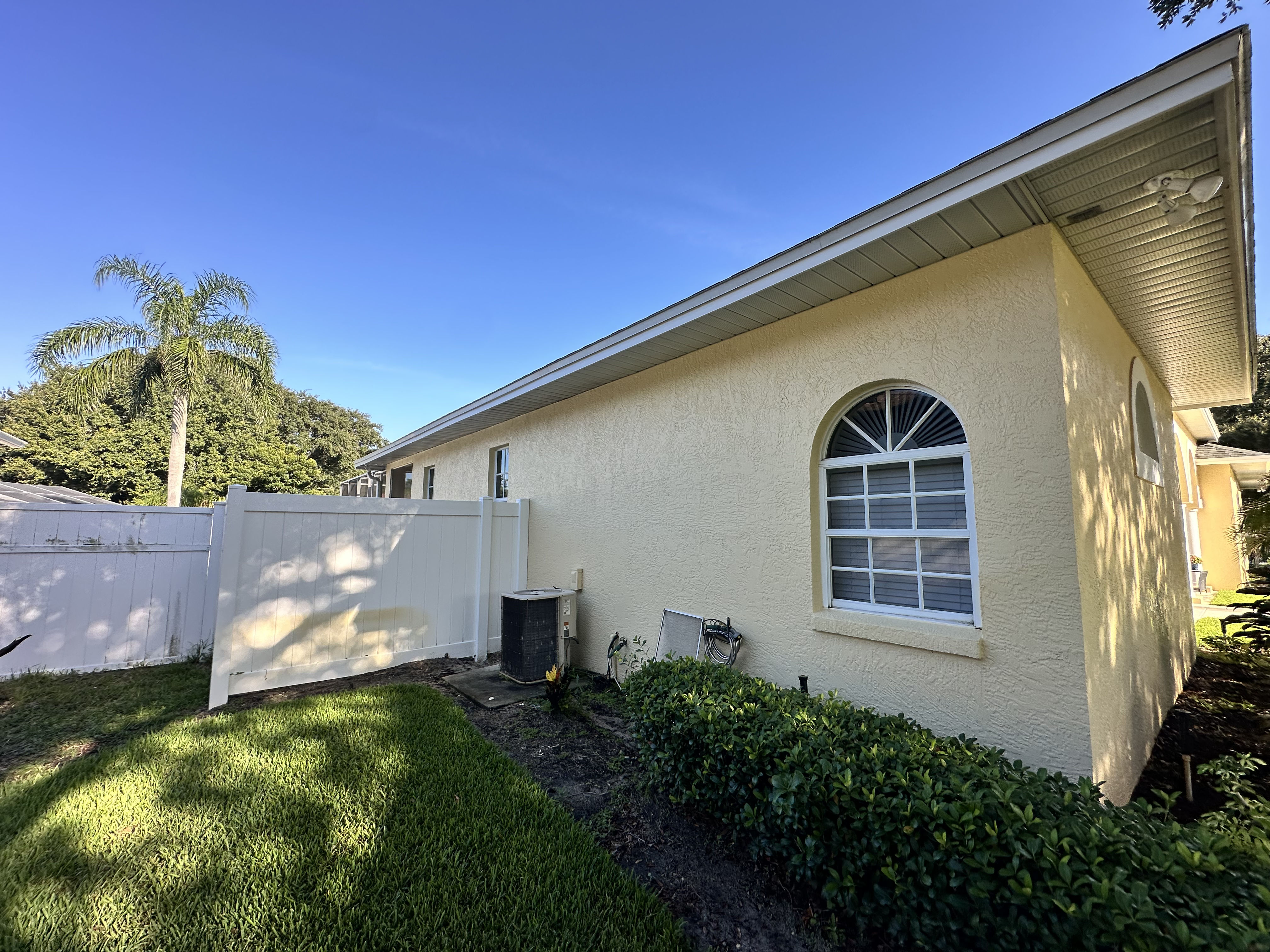 Stucco Exterior Soft Wash Done Right in Lakeland image