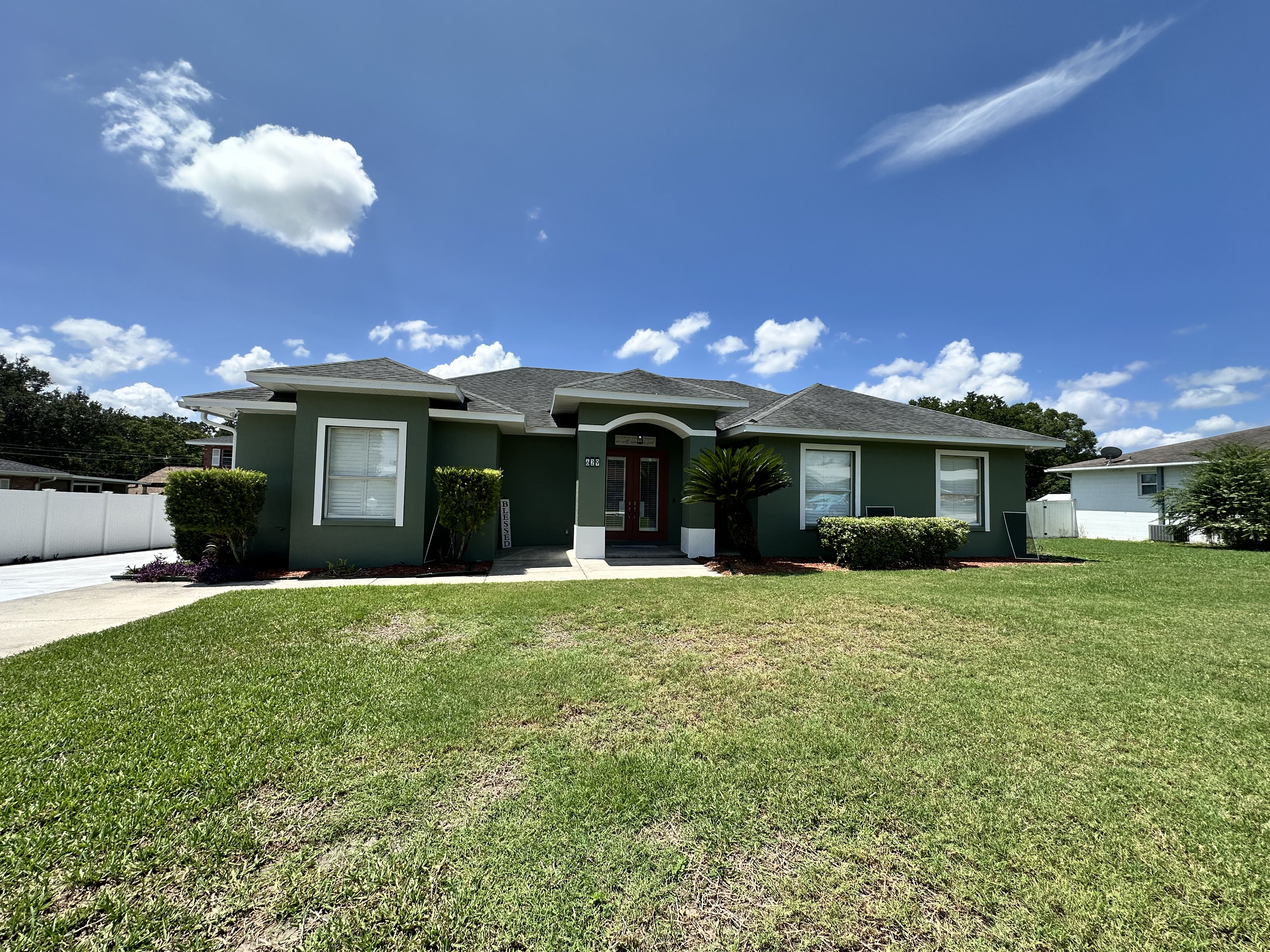 A Clean Exterior Makes Your Whole Home Look Sharp image