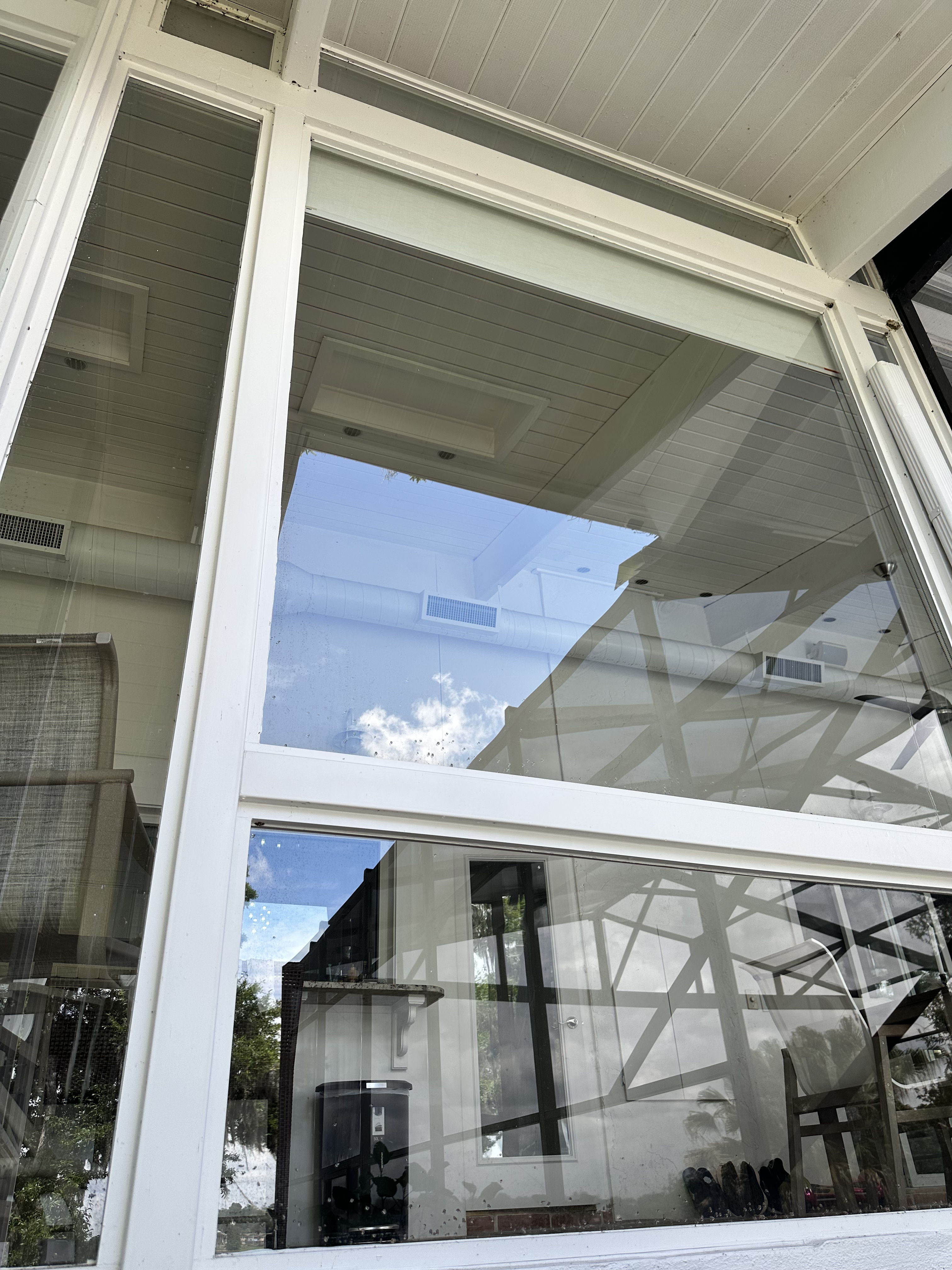 Gallery photos for Streak-Free Exterior Window Cleaning on a Waterfront Home: Image #2