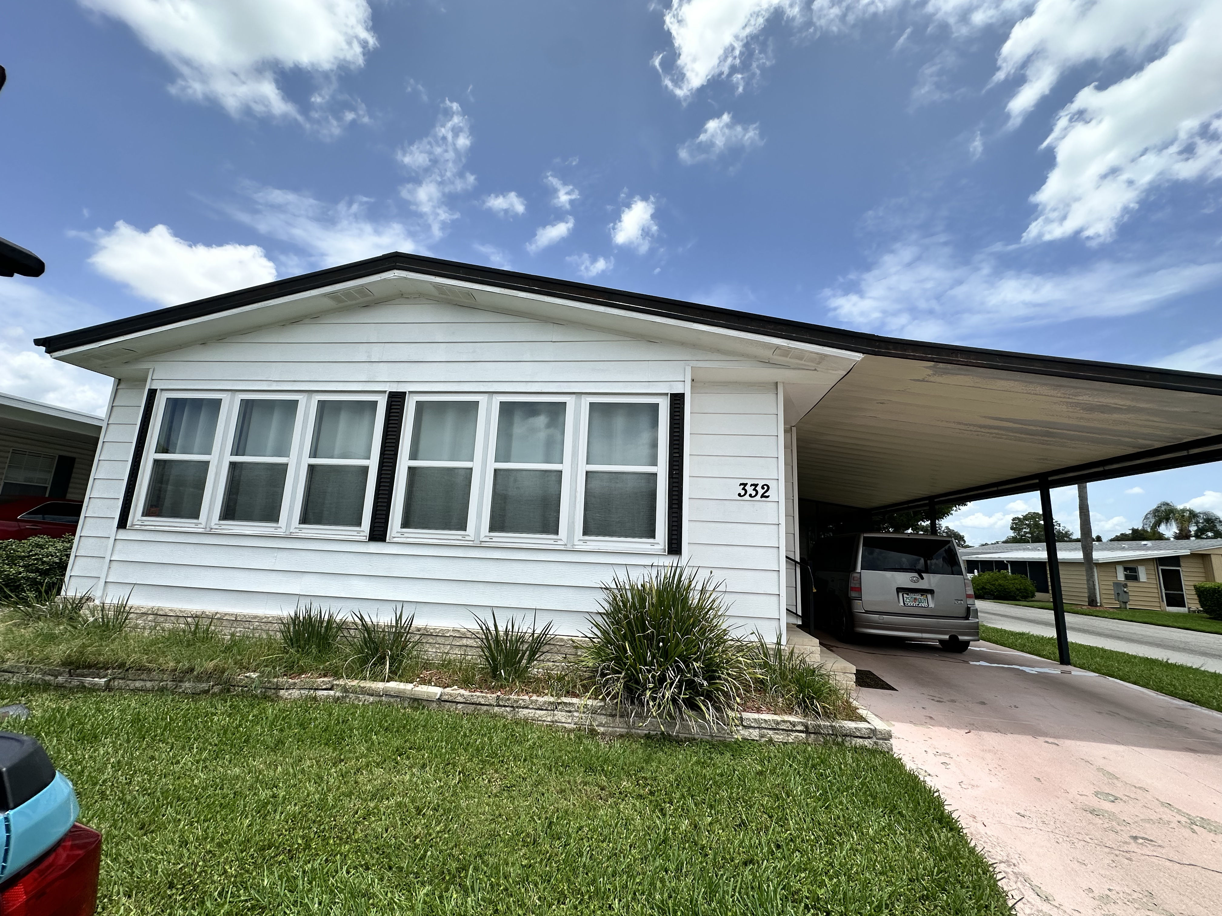 Exterior Window Cleaning Done Right in Lakeland image